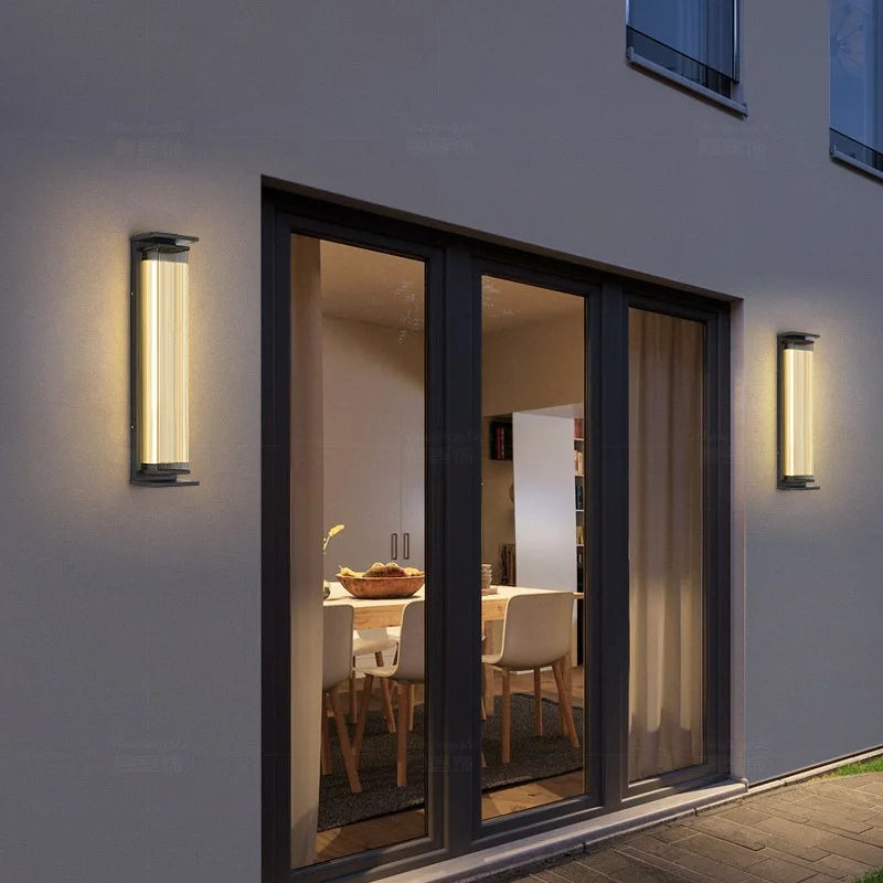 Xu LED Outdoor Wall Lamp